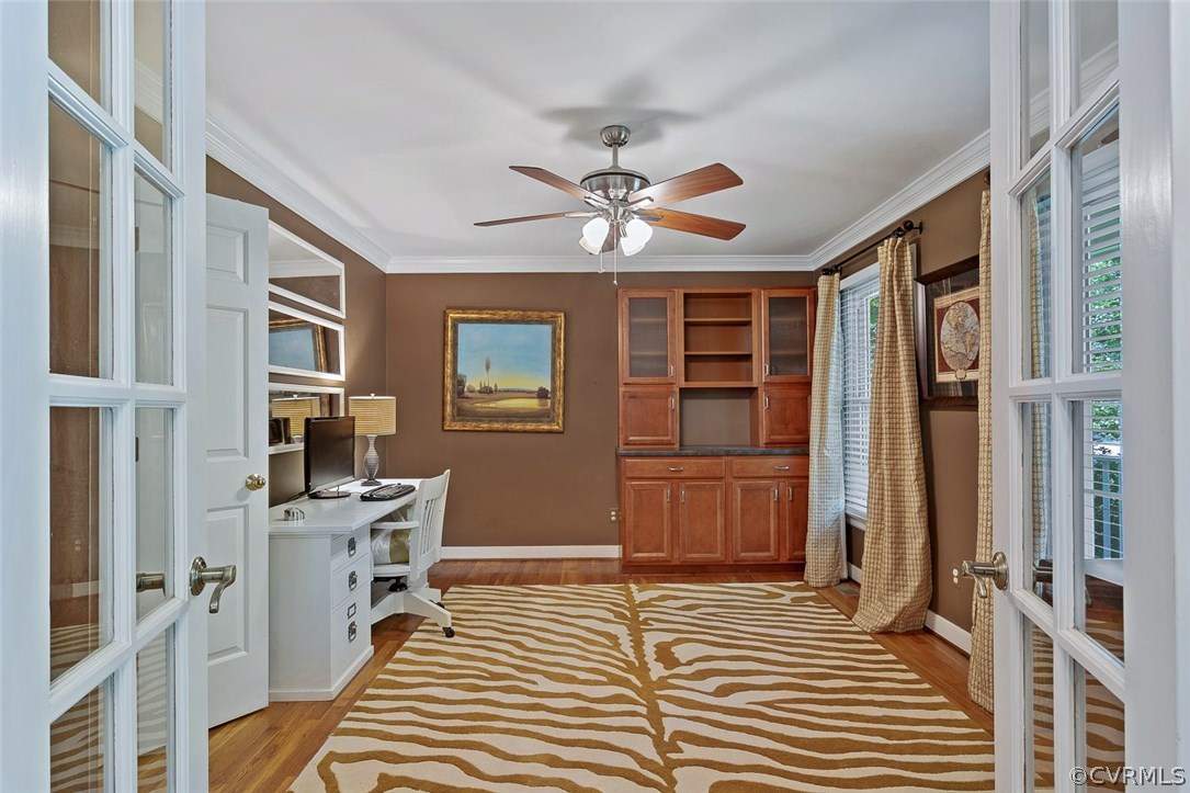13901 Shadow Ridge Road Midlothian, VA 23112 - Photo 4 of 32 a view of a livingroom with a flat screen tv