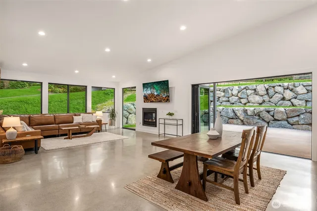 $1,895,000 | 21708 57th Avenue Southeast, Woodinville, WA 98072