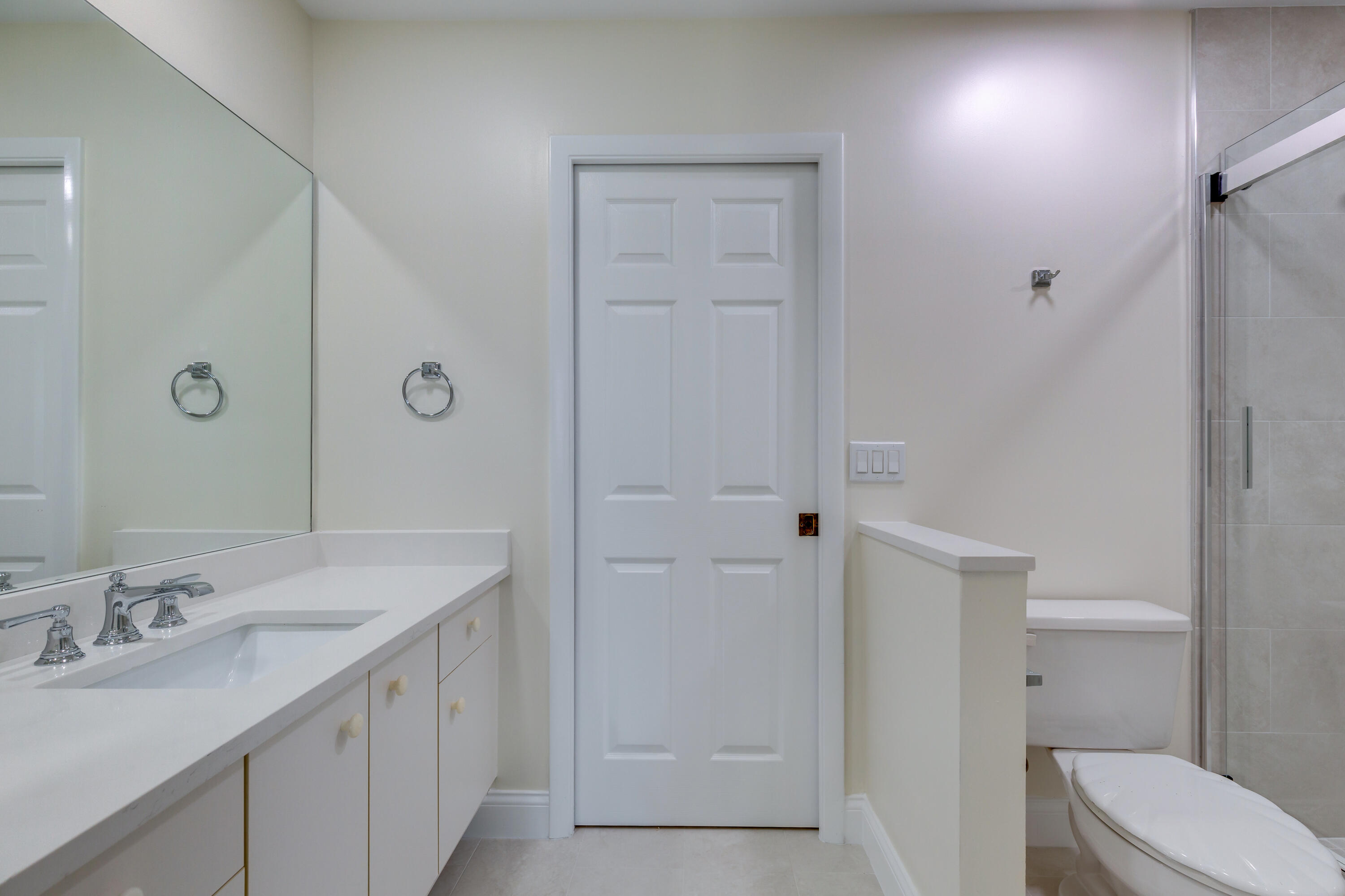 6230 Brava Way Boca Raton, FL 33433 - Photo 25 of 26 Jack & Jill Bathrm.