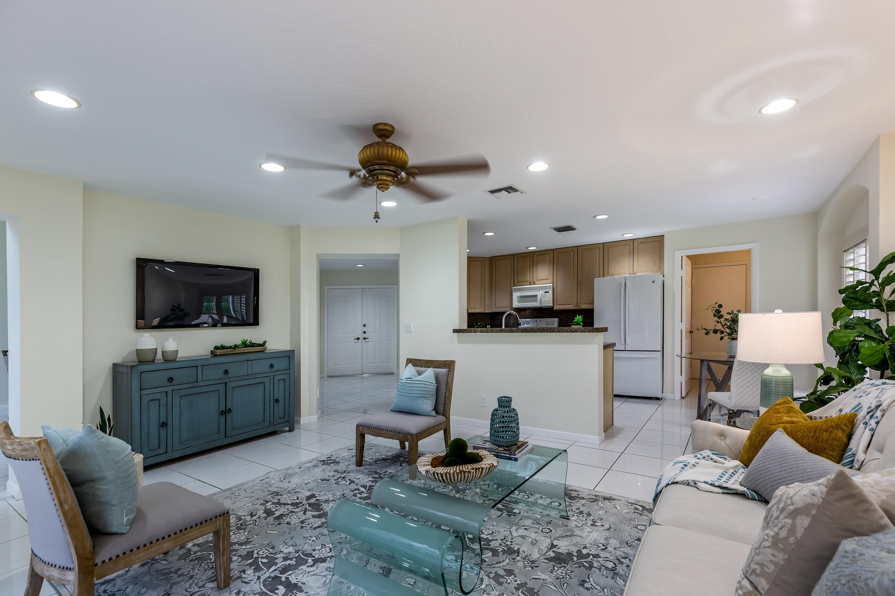 6230 Brava Way Boca Raton, FL 33433 - Photo 8 of 26 Family room