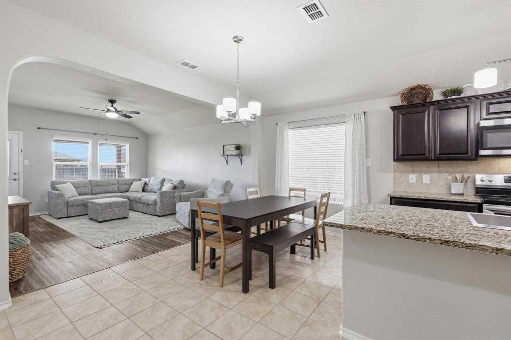 406 Calder Lane Ponder, TX 76259 - Photo 16 of 40