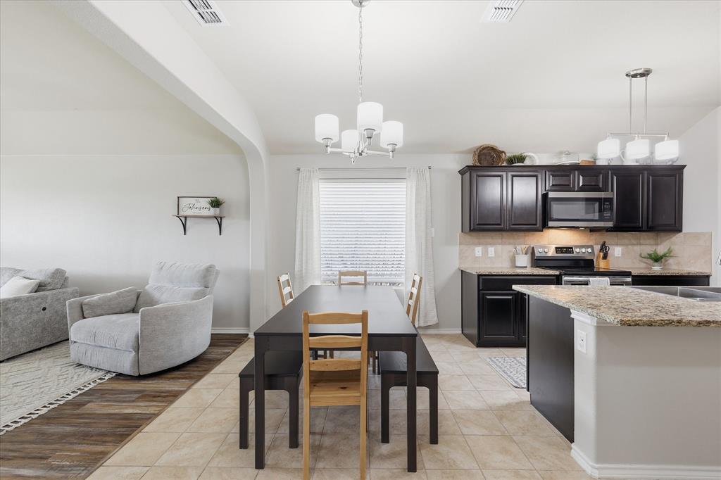 406 Calder Lane Ponder, TX 76259 - Photo 17 of 40