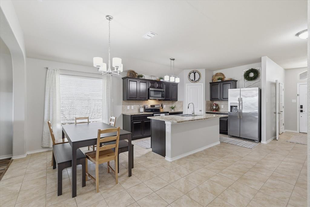 406 Calder Lane Ponder, TX 76259 - Photo 18 of 40