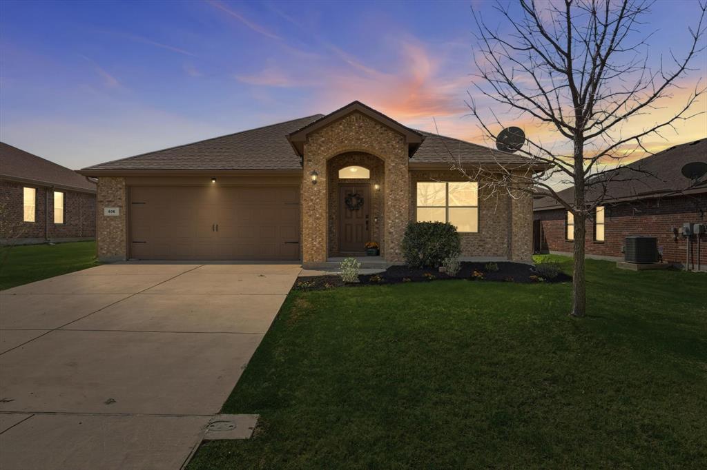 406 Calder Lane Ponder, TX 76259 - Photo 2 of 40