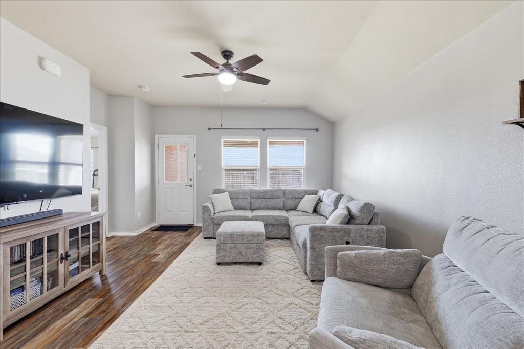 406 Calder Lane Ponder, TX 76259 - Photo 23 of 40