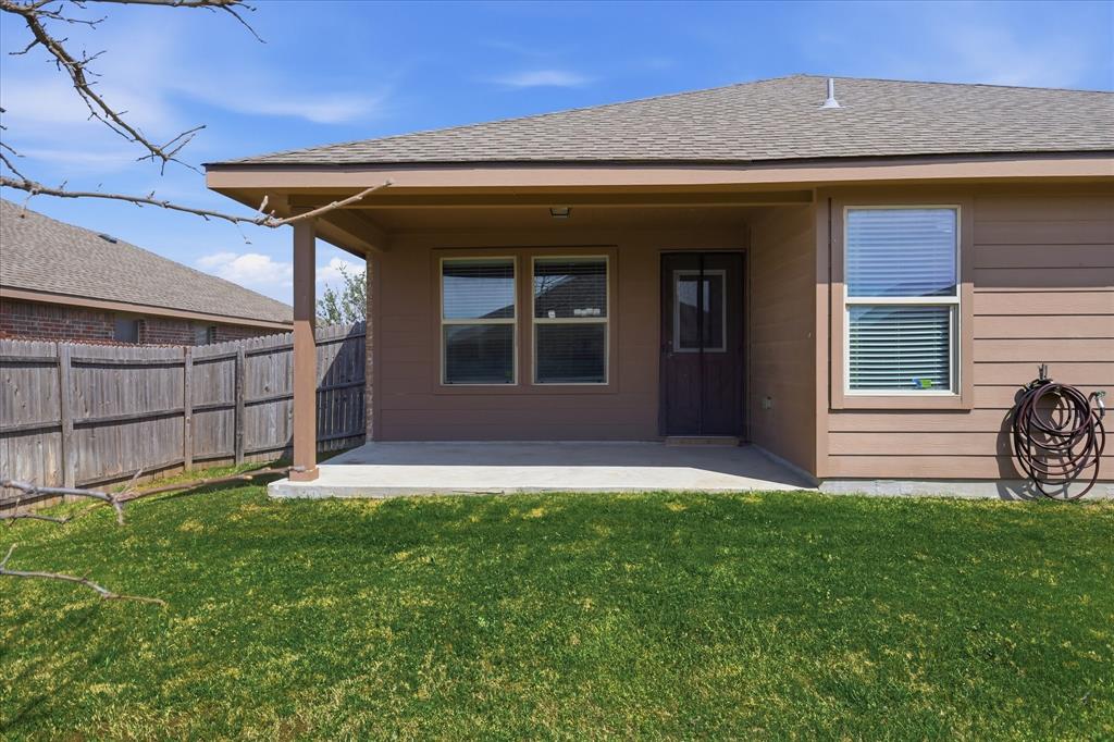 406 Calder Lane Ponder, TX 76259 - Photo 32 of 40