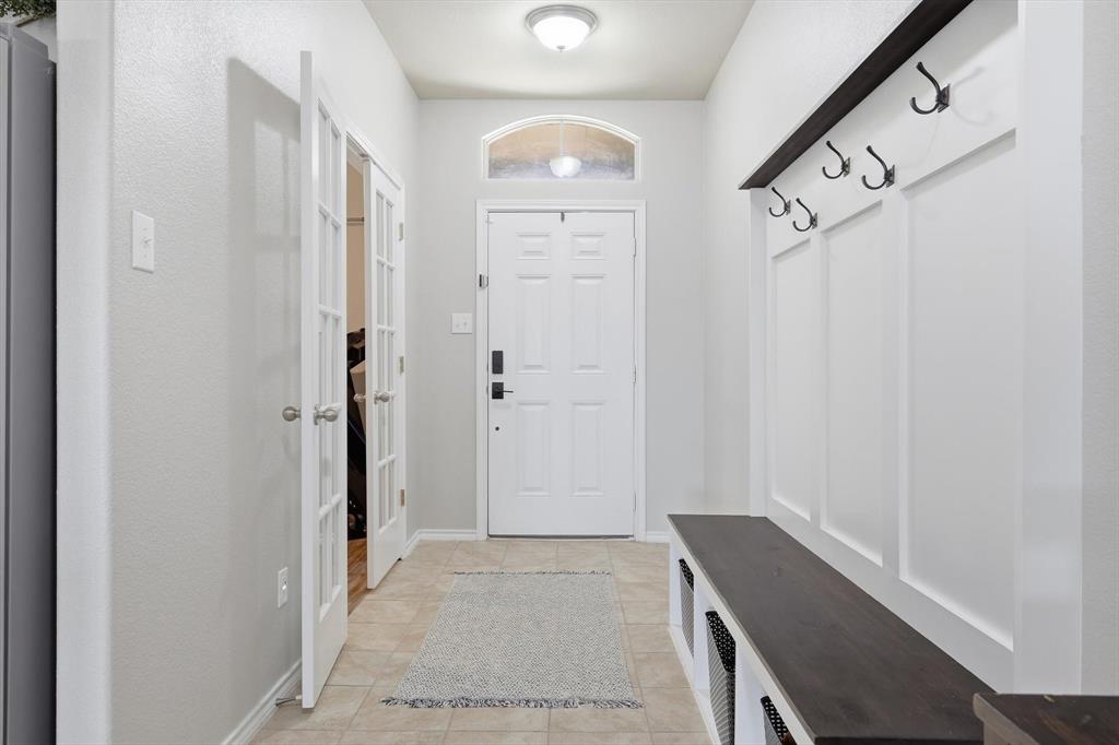 406 Calder Lane Ponder, TX 76259 - Photo 5 of 40