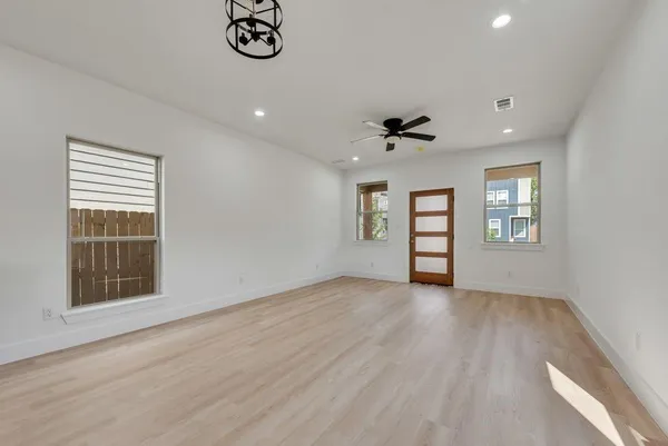 $284,000 | 2350 Scott Street, Dallas, TX 75215