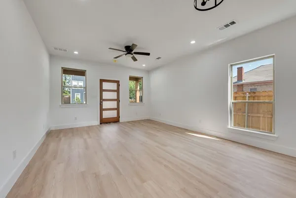 $284,000 | 2350 Scott Street, Dallas, TX 75215