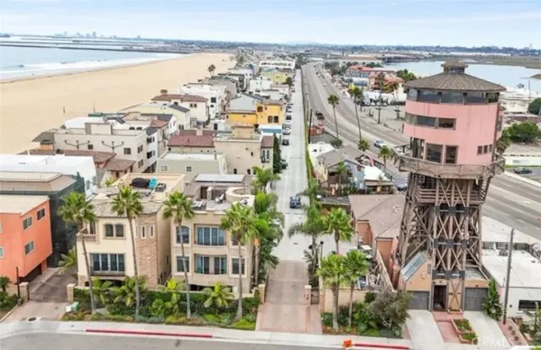 $5,950 | 58 Surfside Avenue, Surfside, CA 90743