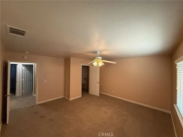 $3,200 | 6585 Escondido Avenue, Oak Hills, CA 92344