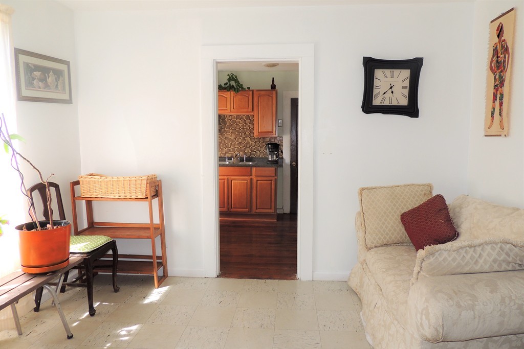 22 Queen Street Springfield, MA 01109 - Photo 13 of 24