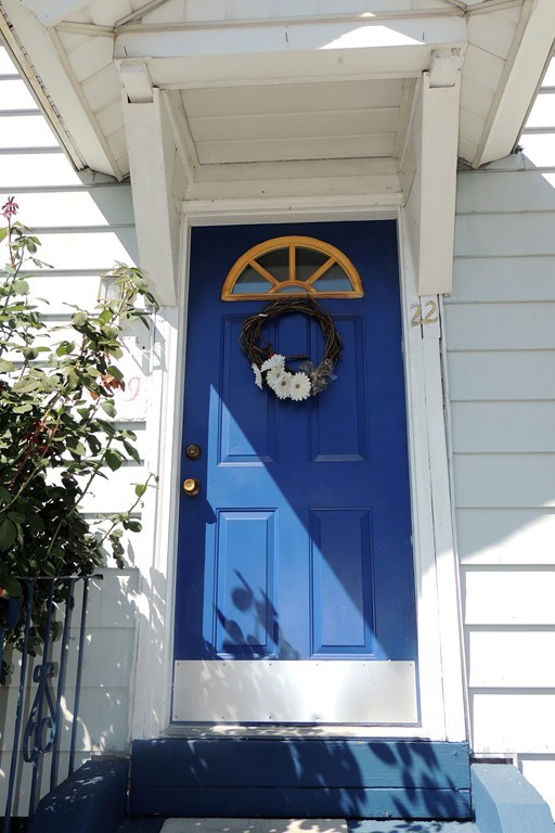 22 Queen Street Springfield, MA 01109 - Photo 2 of 24