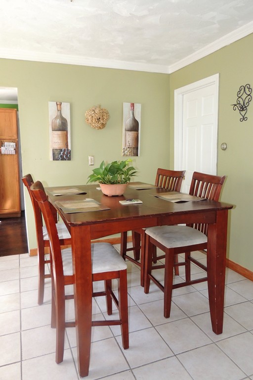 22 Queen Street Springfield, MA 01109 - Photo 6 of 24