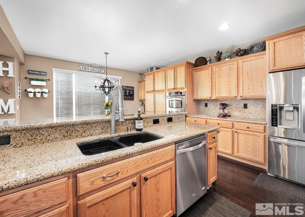 611 Caspian Court Reno, NV 89521 - Photo 7 of 31 Photo 7