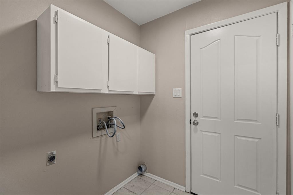 2216 Archer Trail Denton, TX 76209 - Photo 15 of 26 a view of cabinets