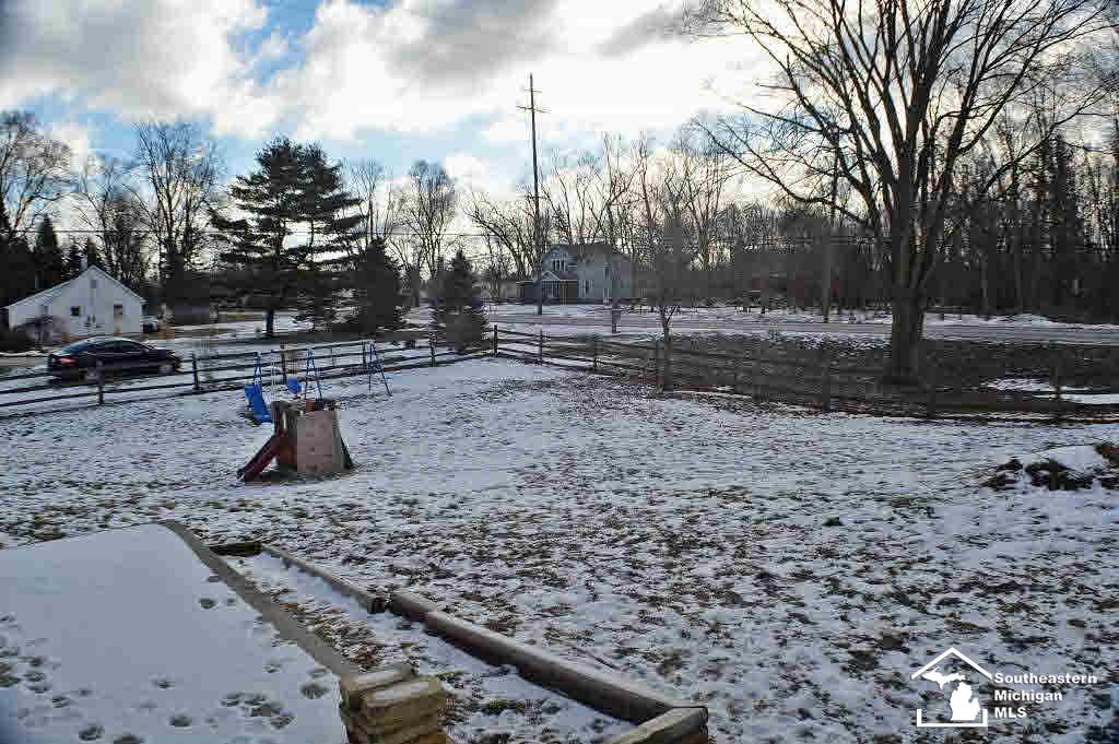 7404 Monroe Road Lambertville, MI 48144 - Photo 18 of 18 20458183-17.JPG