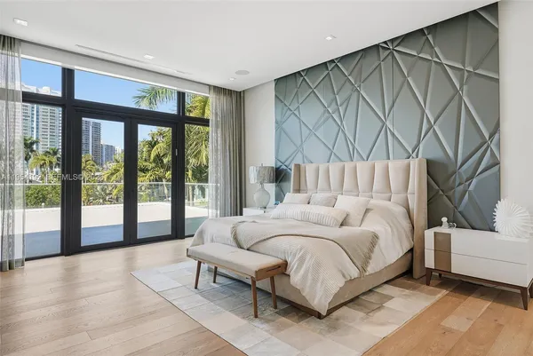 $11,750,000 | 364 Golden Beach Drive, Golden Beach, FL 33160