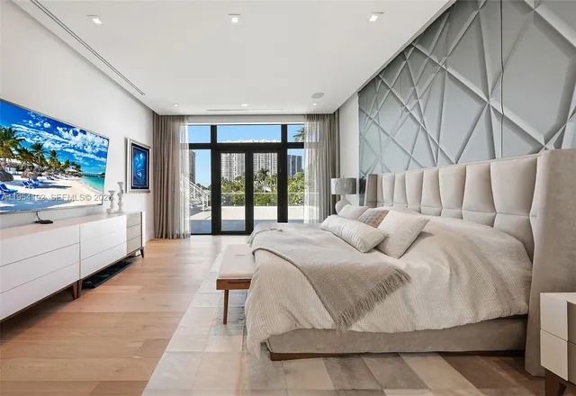 $11,750,000 | 364 Golden Beach Drive, Golden Beach, FL 33160