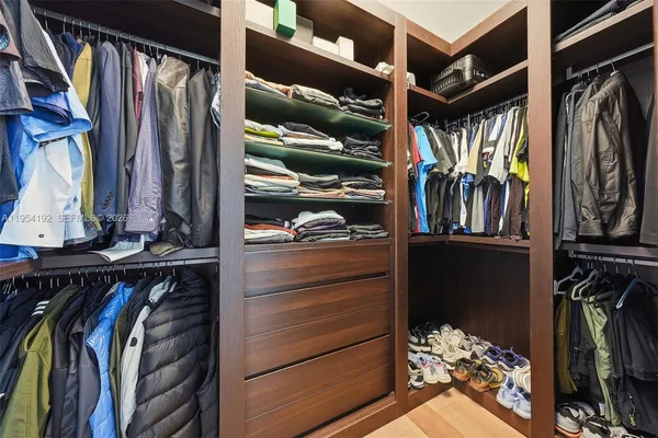 $11,750,000 | 364 Golden Beach Drive, Golden Beach, FL 33160