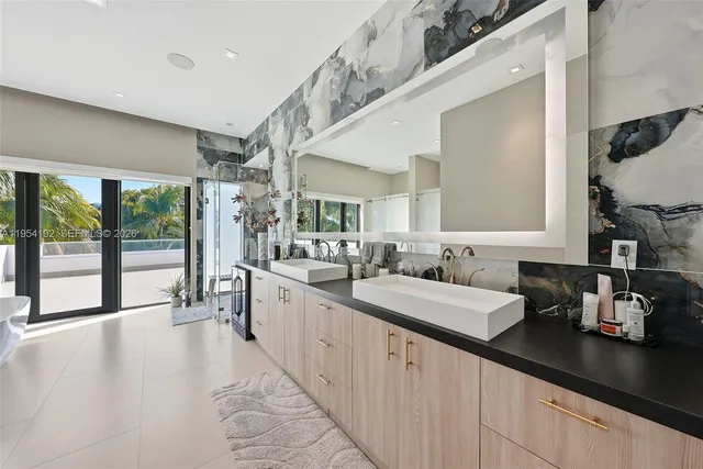 $11,750,000 | 364 Golden Beach Drive, Golden Beach, FL 33160