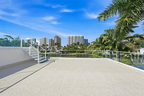 $11,750,000 | 364 Golden Beach Drive, Golden Beach, FL 33160