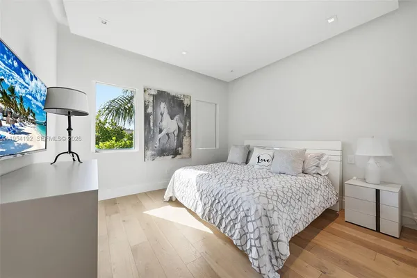 $11,750,000 | 364 Golden Beach Drive, Golden Beach, FL 33160