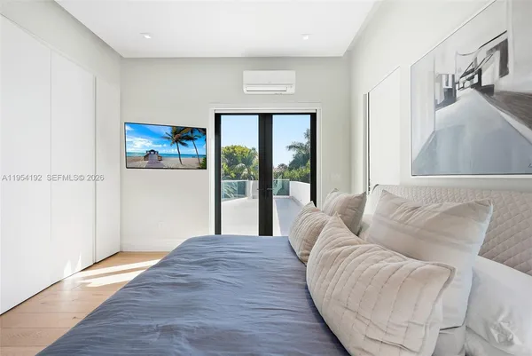 $11,750,000 | 364 Golden Beach Drive, Golden Beach, FL 33160