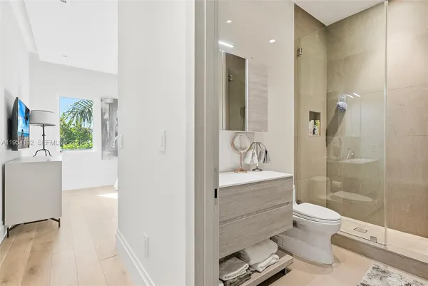 $11,750,000 | 364 Golden Beach Drive, Golden Beach, FL 33160