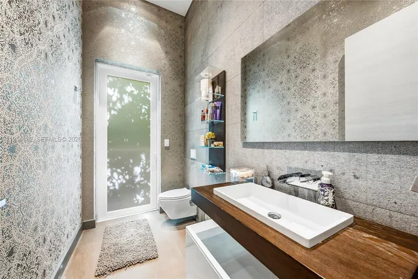 $11,750,000 | 364 Golden Beach Drive, Golden Beach, FL 33160