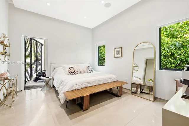 $11,750,000 | 364 Golden Beach Drive, Golden Beach, FL 33160