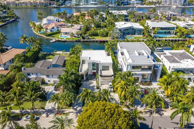 $11,750,000 | 364 Golden Beach Drive, Golden Beach, FL 33160
