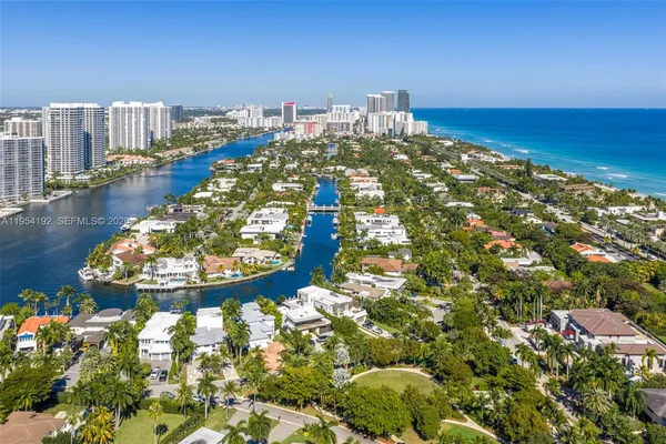 $11,750,000 | 364 Golden Beach Drive, Golden Beach, FL 33160