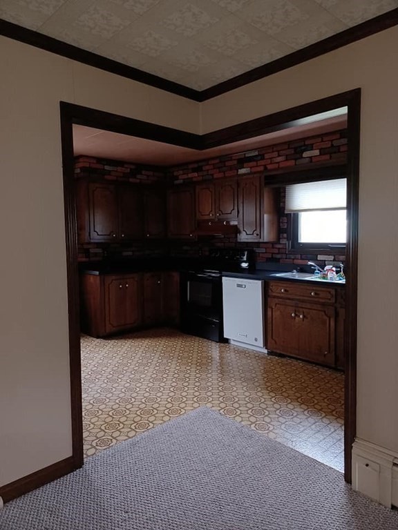 43 Cook Street Fall River, MA 02724 - Photo 14 of 27 Gallery Image 14
