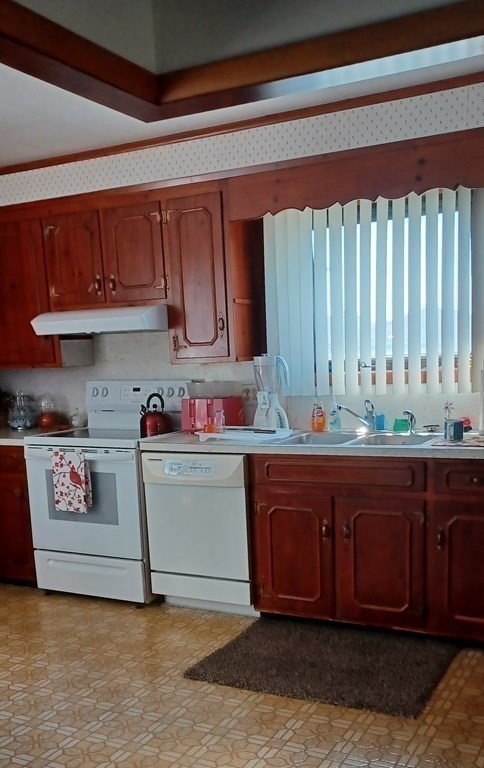 43 Cook Street Fall River, MA 02724 - Photo 17 of 27 Gallery Image 17
