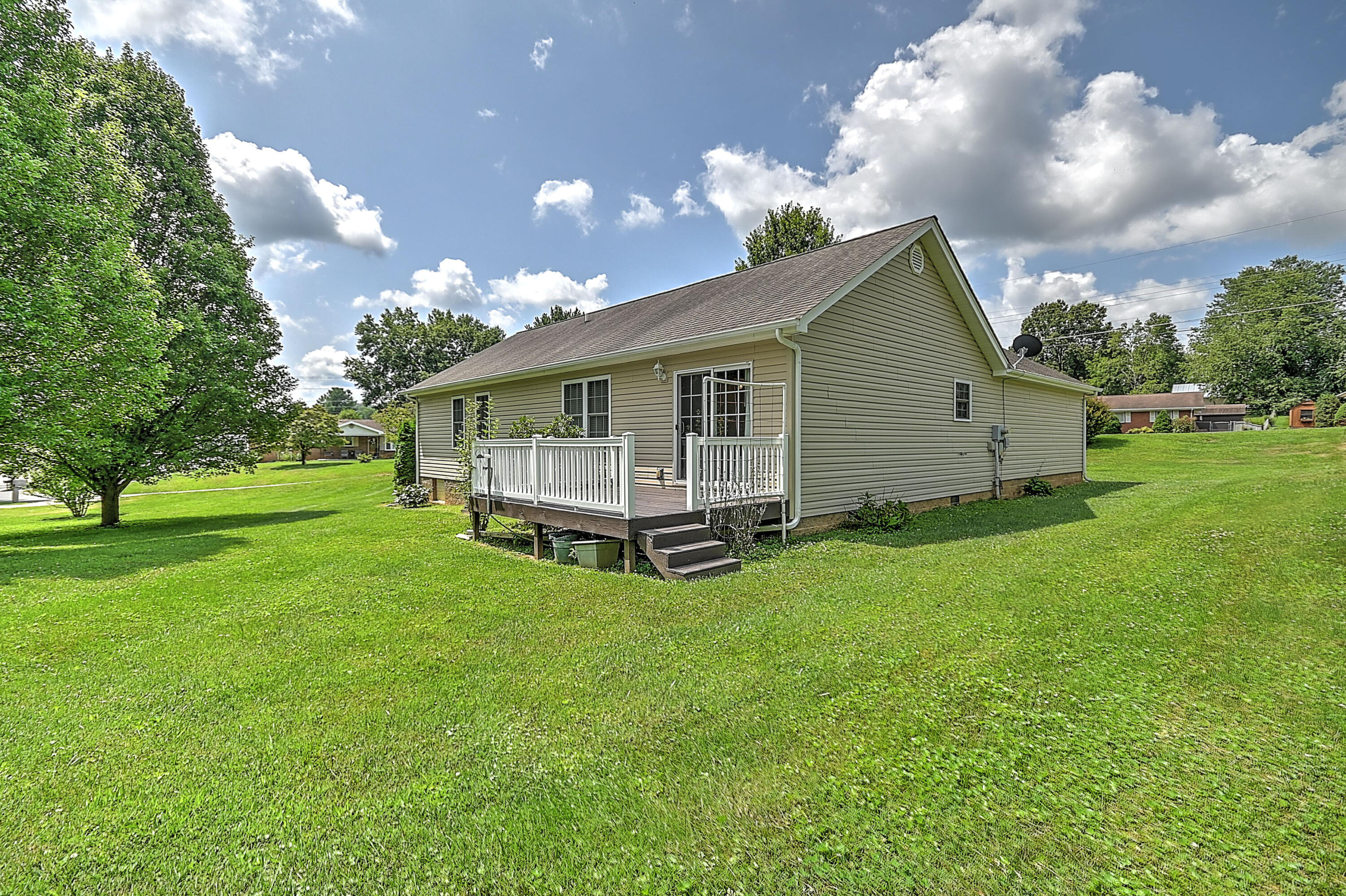153 Comer Road Bristol, VA 24201 - Photo 6 of 31 Comer-30