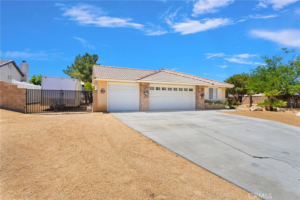 19581 Powhatan Road Apple Valley, CA 92308 - Photo 10 of 80