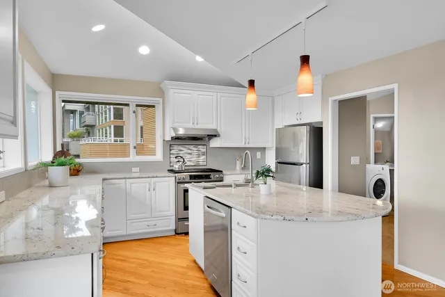 $1,649,000 | 13542 40th Avenue Northeast, Seattle, WA 98125