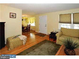 18 McCloskey Road Flourtown, PA 19031 - Photo 2 of 11 Living Room