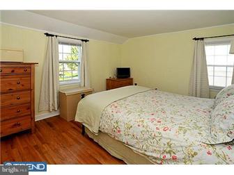 18 McCloskey Road Flourtown, PA 19031 - Photo 8 of 11 Bedroom - Main