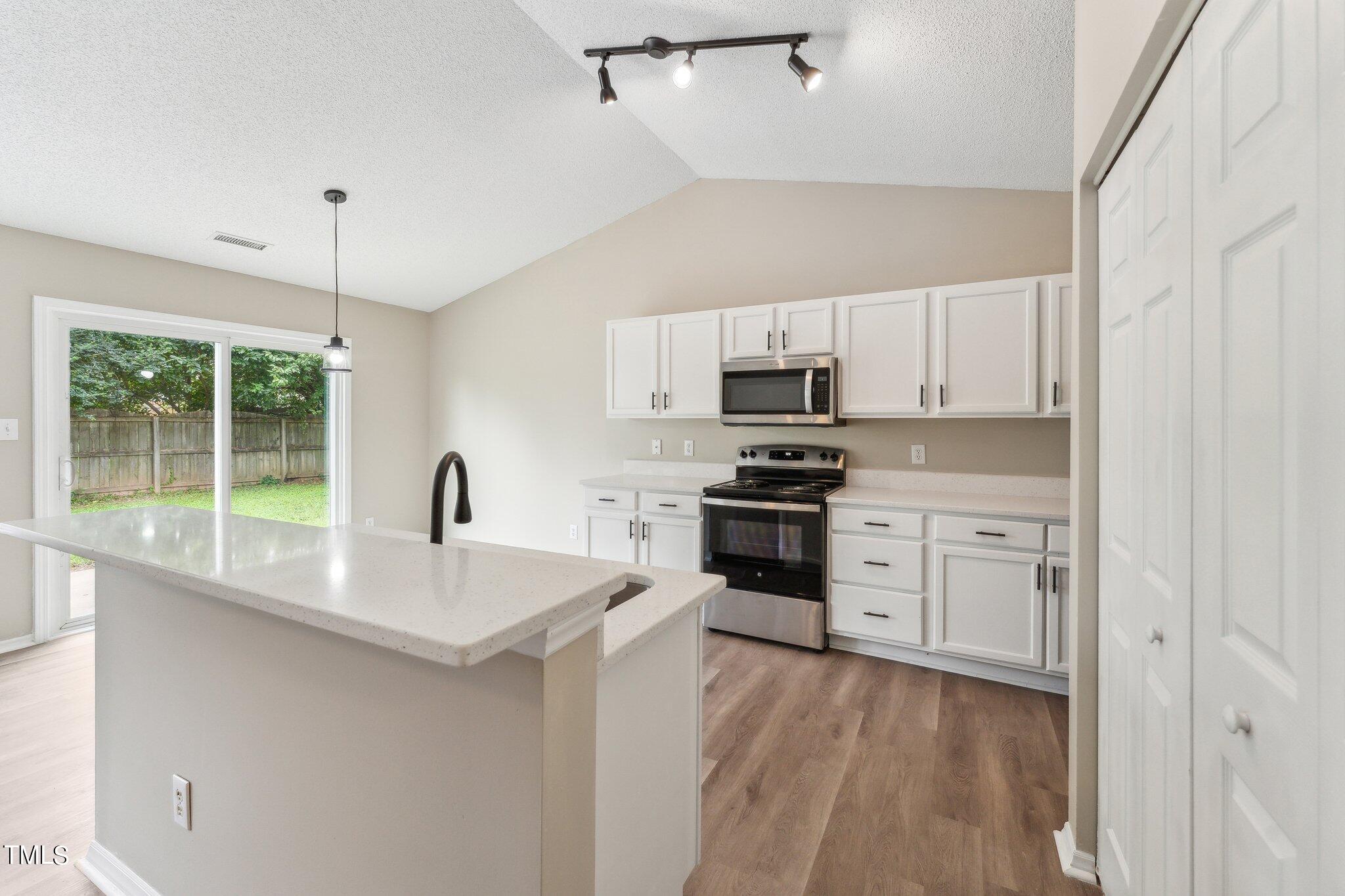 4400 Kentwell Place Raleigh, NC 27604 - Photo 5 of 23 6-web-or-mls-DSC05112