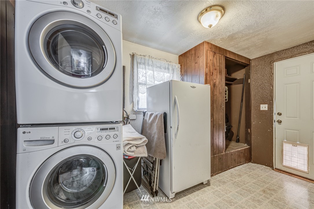 7311 Lower Ridge Road Everett, WA 98203 - Photo 13 of 19
