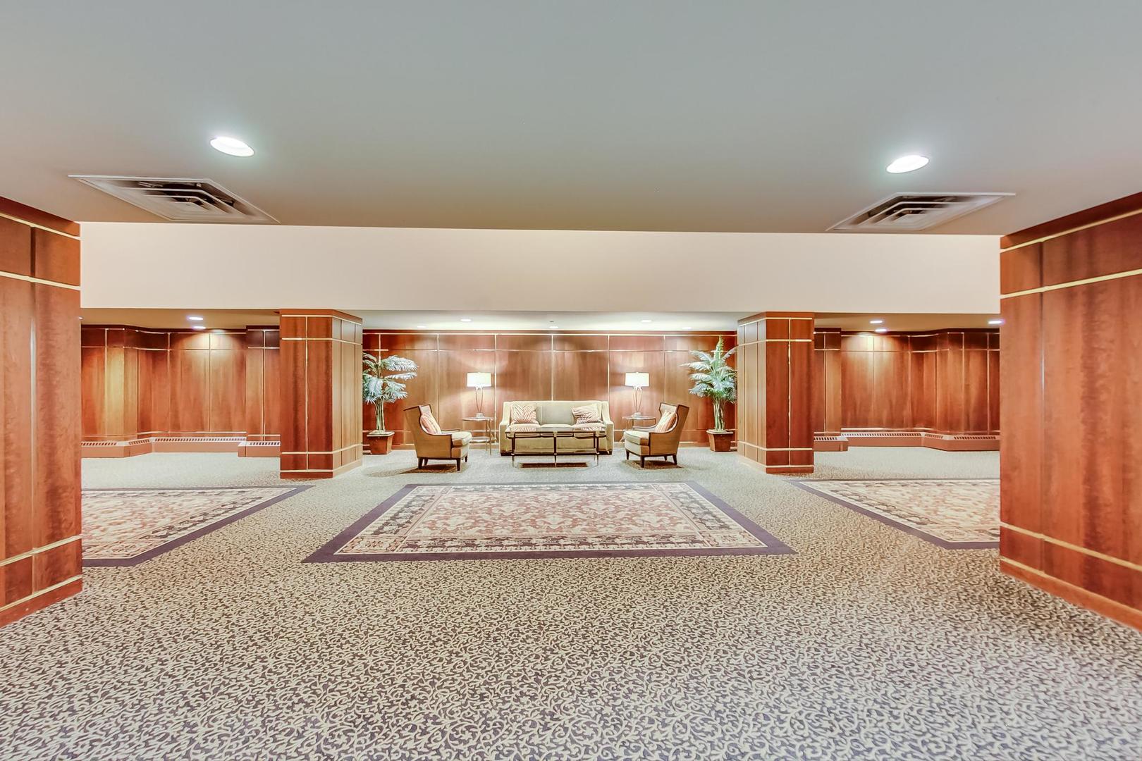 910 South Michigan Avenue, Unit 607 Chicago, IL 60605 - Photo 17 of 20