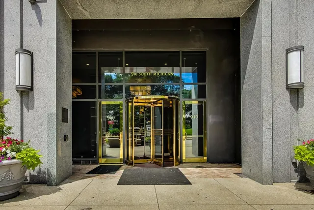a view of a entryway of the house