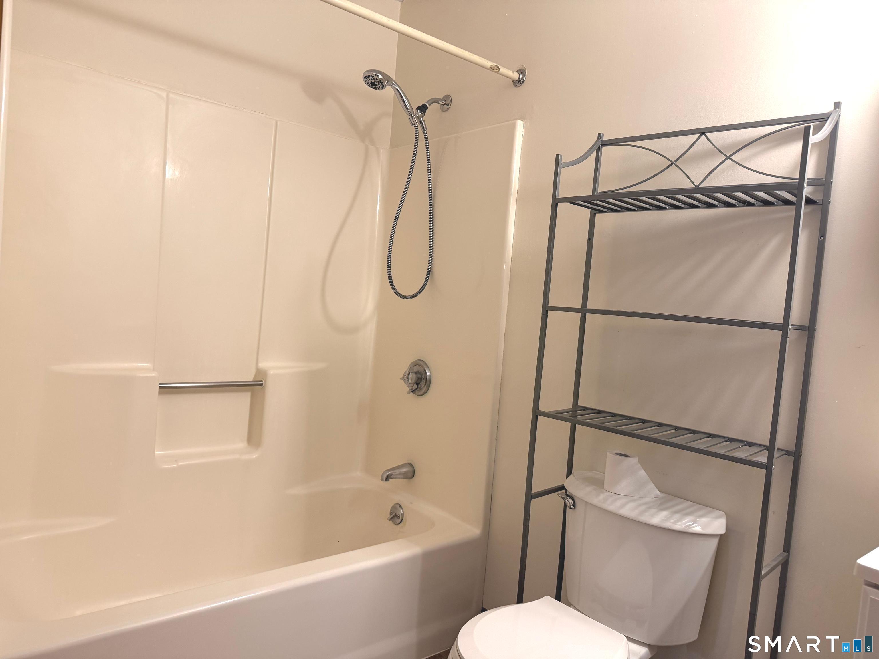 975 Meriden Road, Unit 54 Waterbury, CT 06705 - Photo 14 of 18