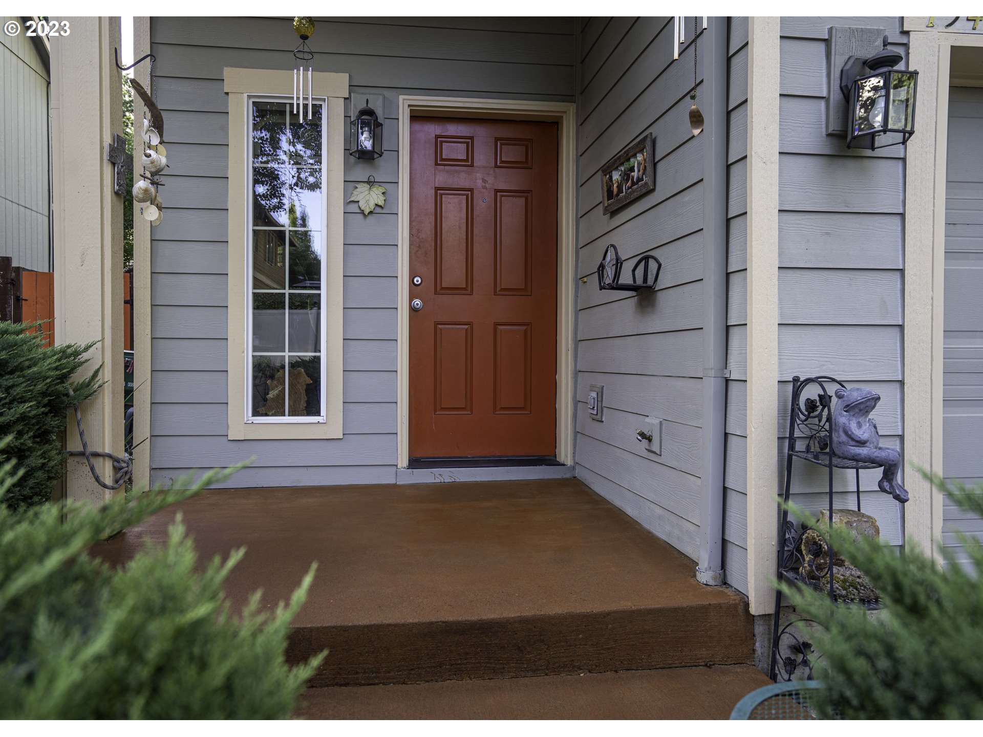 15469 Southwest Bygones Court Beaverton, OR 97007 - Photo 2 of 32 a view of front door of house