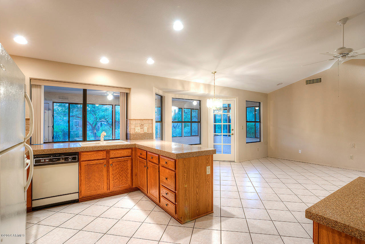 7972 East Salt Bush Road Gold Canyon, AZ 85118 - Photo 5 of 16 Kitchen/Great Room