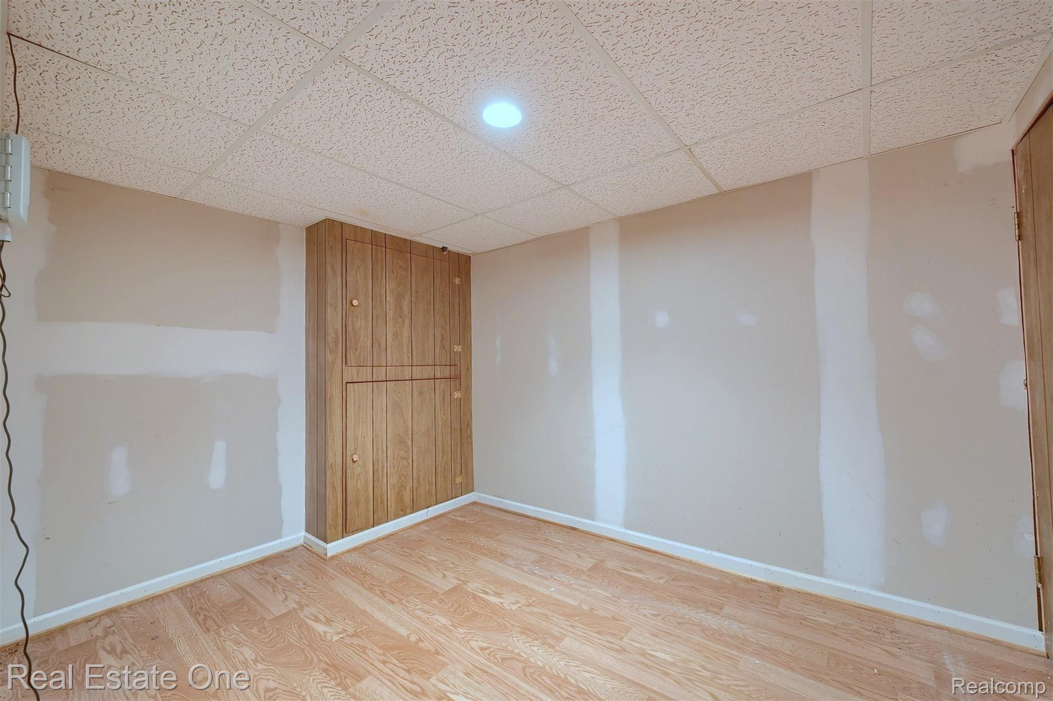 424 Hill Street Rochester, MI 48307 - Photo 26 of 31 Finished Basement - Open to Furnace Room-