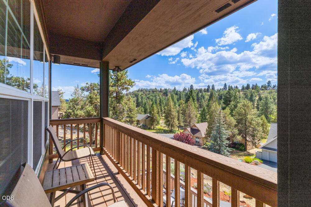 9629 Kestrel Road Klamath Falls, OR 97601 - Photo 33 of 73