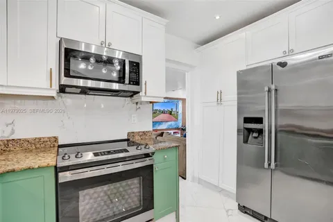 $599,000 | 609 Southwest 2nd Avenue, Hallandale Beach, FL 33009